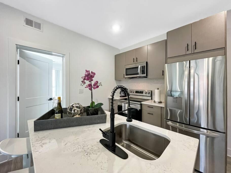 Central Dc Apt , City Skyline View , Close To All Washington Exterior foto
