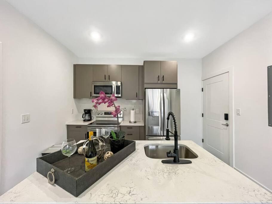 Central Dc Apt , City Skyline View , Close To All Washington Exterior foto